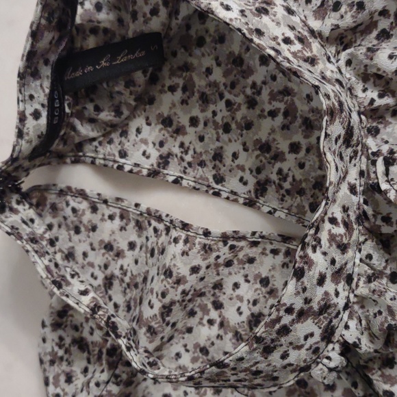 FREE w/ Bundle BCBGMaxazria Ditzy Floral Halter Blouse with Keyhole Size Small - Picture 6 of 11